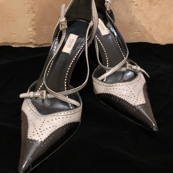 Prada two-tone Oxford heels - Picture 11 of 11